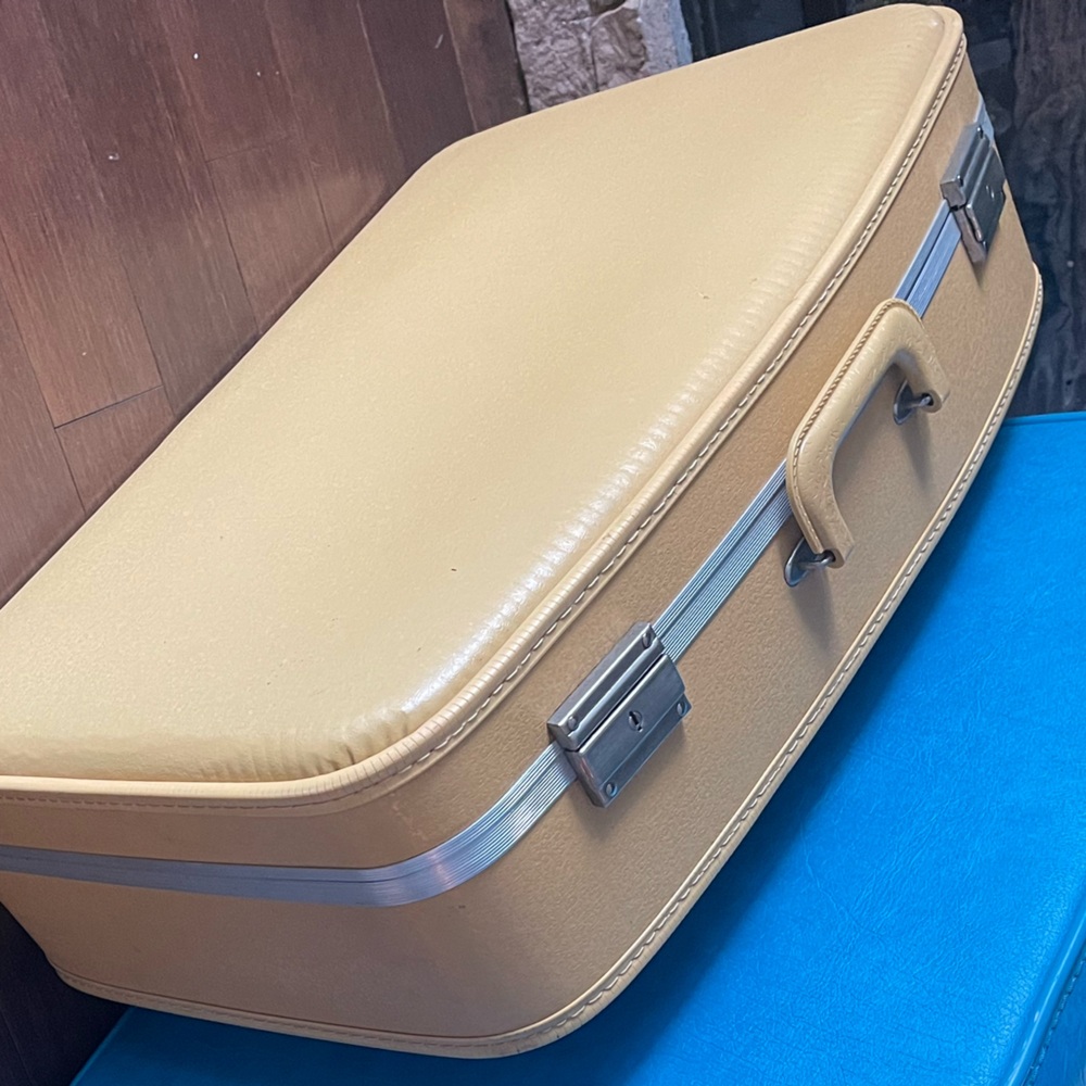 Suitcase vintage hardcover